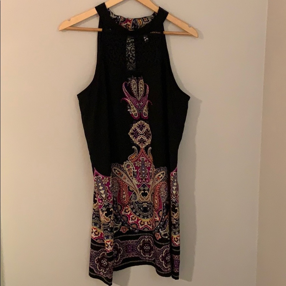 Women’s sleeveless shift dress